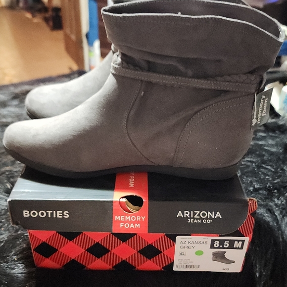 Arizona Jean Co. Gray Booties. Size  8.5 M. Memory Foam. - Picture 1 of 8